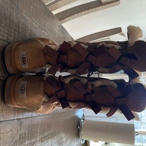 Size 7 Bailey bow tall UGGs